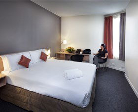 Ibis Hotel Perth - Flights 1