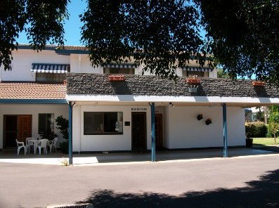 Alkira Motel - Flights 1