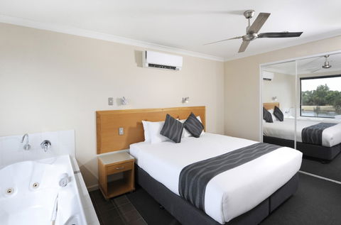 Assured Ascot Quays Apartment Hotel - Flights 4