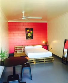 Adventurers Backpackers Resort - Flights 1
