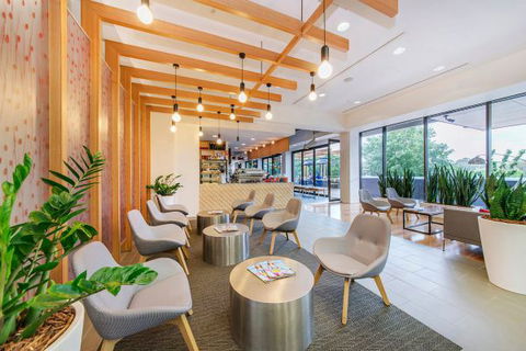 Abode Woden - Flights 5