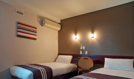 Y Hotel City South - Flights 3