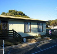 Lake Albert Caravan Park - Flights