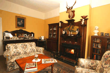 Ashton Gate Guest House - Flights 3