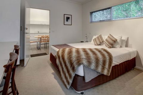 Ashmont Motor Inn And Apartments - Flights 6