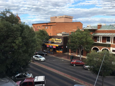 Amaroo Hotel - Flights 2