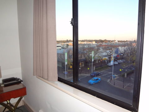Amaroo Hotel - Flights 8