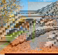 Grandview Accommodation - The Elm Tree Apartments - Flights