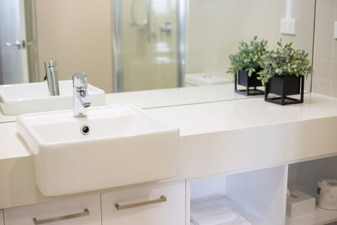 H20 Apartments - Flights 6