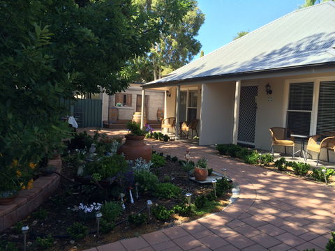 Hahndorf Oak Tree Cottages - Flights 0