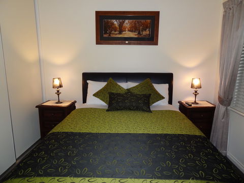 Hahndorf Oak Tree Cottages - Flights 3