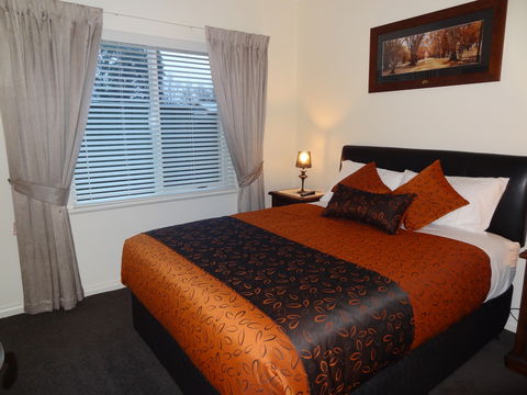 Hahndorf Oak Tree Cottages - Flights 5