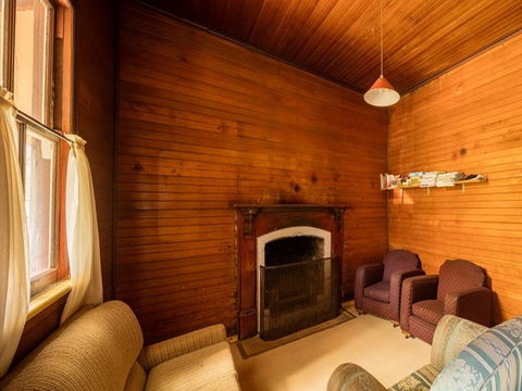 Daffodil Cottage - Flights 5