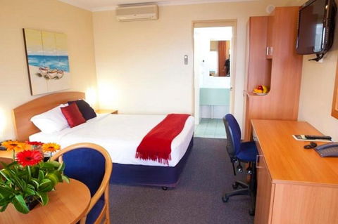 Karinga Motel, SureStay Hotel By Best Western - Flights 4
