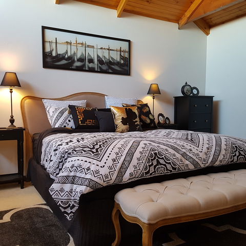 La Maison Riviere - The River House Bed And Breakfast - Flights 1