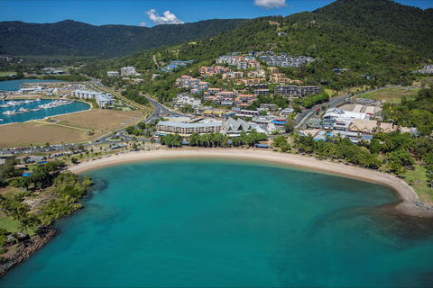 Airlie Beach Hotel - Flights 0