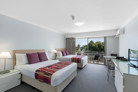 Airlie Beach Hotel - Flights 2