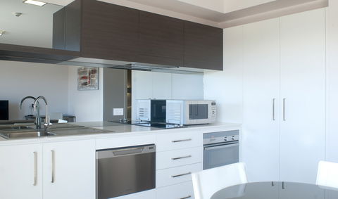 Abode Tuggeranong - Flights 1
