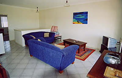 A Beachfront Villa Rockingham - Flights 2