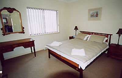 A Beachfront Villa Rockingham - Flights 4