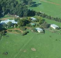 Harvey Hills Farmstay Chalets - Flights