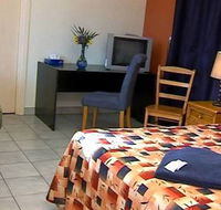 Onslow Sun Chalets and Motel - Flights