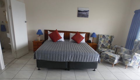 Airlie Court Units - Flights 0