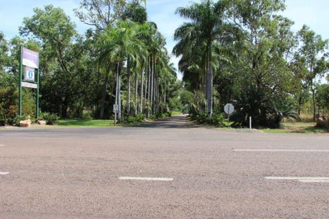 Aurora Kakadu Lodge Camping & Caravan Park - Flights 1
