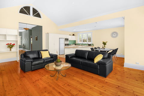 Adelaide Style Accommodation-City And Beach Luxury Home - Flights 0