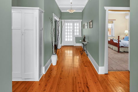 Adelaide Style Accommodation-City And Beach Luxury Home - Flights 1