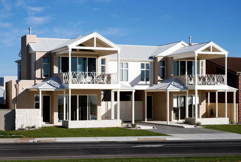 Aldinga Beach Getaways - Flights 0