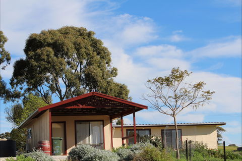 Clare View Accommodation - Clare View Cottage - Flights 1