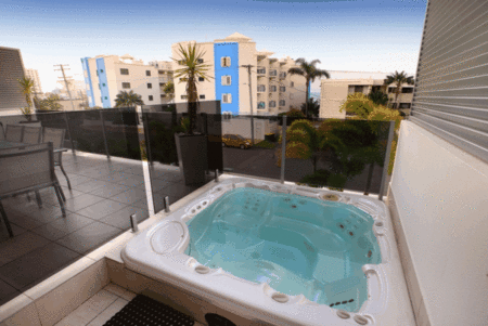 Alex Beach House - Flights 3