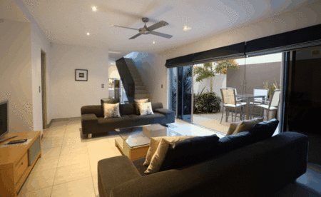 Alex Beach House - Flights 5