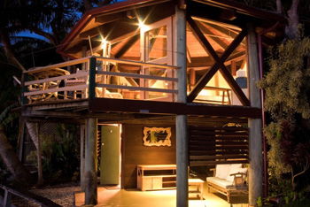 A Beach House At Byron - Flights 5