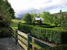 Wychwood Garden & Nursery - Flights 0