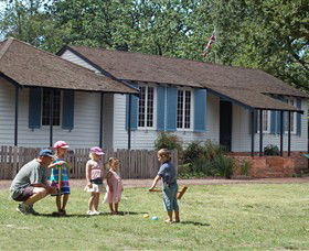 La Trobe's Cottage - Flights 0