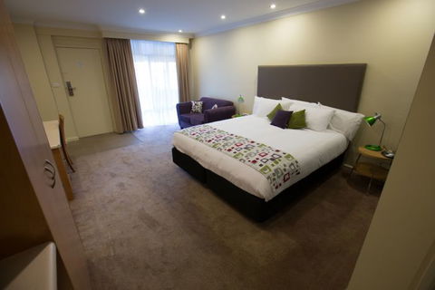 Ibis Styles Orange - Flights 2