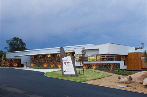 Varias Restaurant And Function Centre At The Queensland College Of Wine Tourism - Flights 0