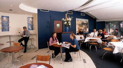 Hinklers Restaurant And Bar - Flights 0