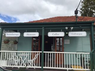 Salty Kisses Natural Therapy Centre - Flights 4