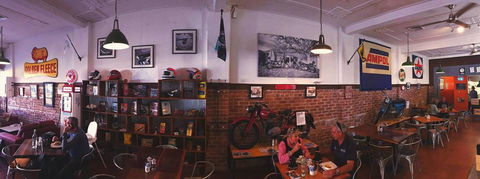 Roadies Cafe - Flights 0