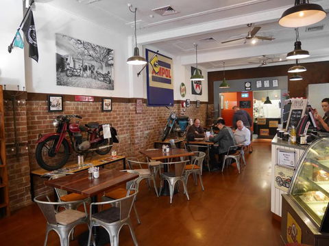 Roadies Cafe - Flights 3