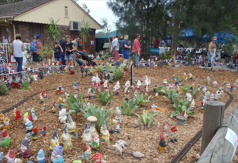 Australia Day With The Australian Gnome Convention Glenbrook - Flights 1