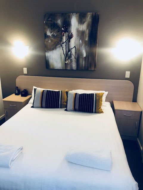 Ibis Styles Broken Hill - Flights 6