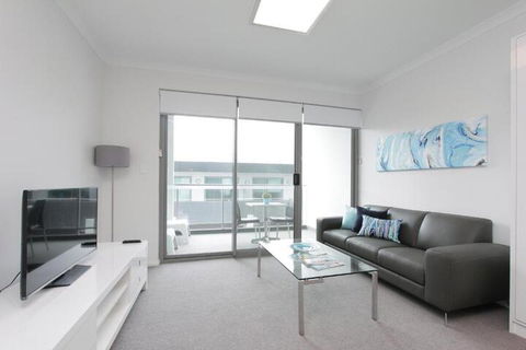 Verandah Apartments - Flights 2