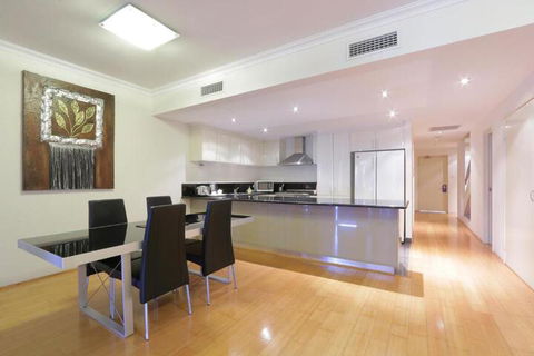 Verandah Apartments - Flights 4