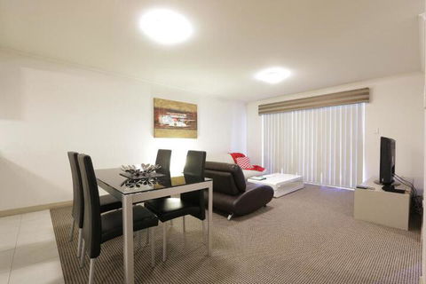 Verandah Apartments - Flights 1