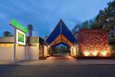 Ibis Styles Alice Springs Oasis - Flights 3