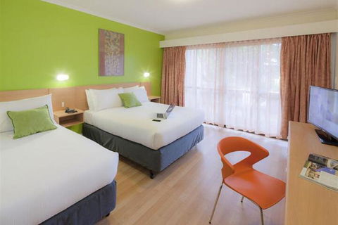 Ibis Styles Alice Springs Oasis - Flights 6